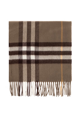 scarf-with-a-checkered-pattern