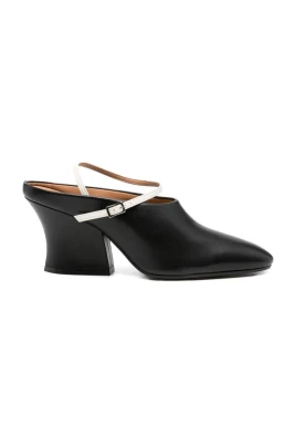 Mulesandaler med skulptural klack