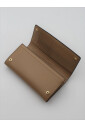 portefeuille-marron-a-texture-brillante