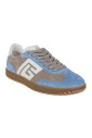 blauwe-sneakers-met-vetersluiting