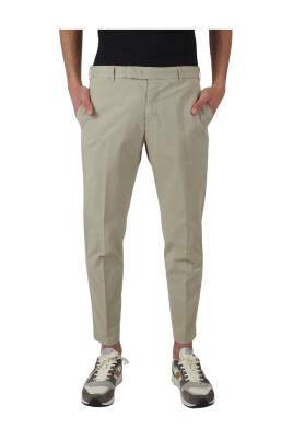 ljus-beige-sommarbyxor-for-man