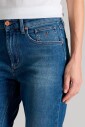 pantalon-jane-coupe-droite-en-denim-bleu-moyen