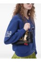 sweatshirt-bleu-brode-col-en-v