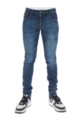 blue-print-jeans-med-sliten-effekt