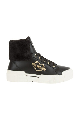 black-sneaker-shoes