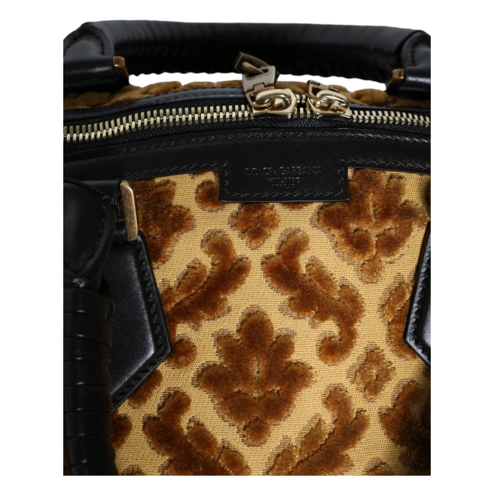Dolce & Gabbana Beige Velvet Top Handle Duffle Tas Beige Dames