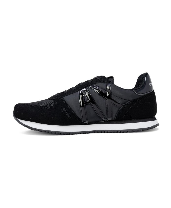 baskets-de-running-noires-avec-fermeture-a-lacets