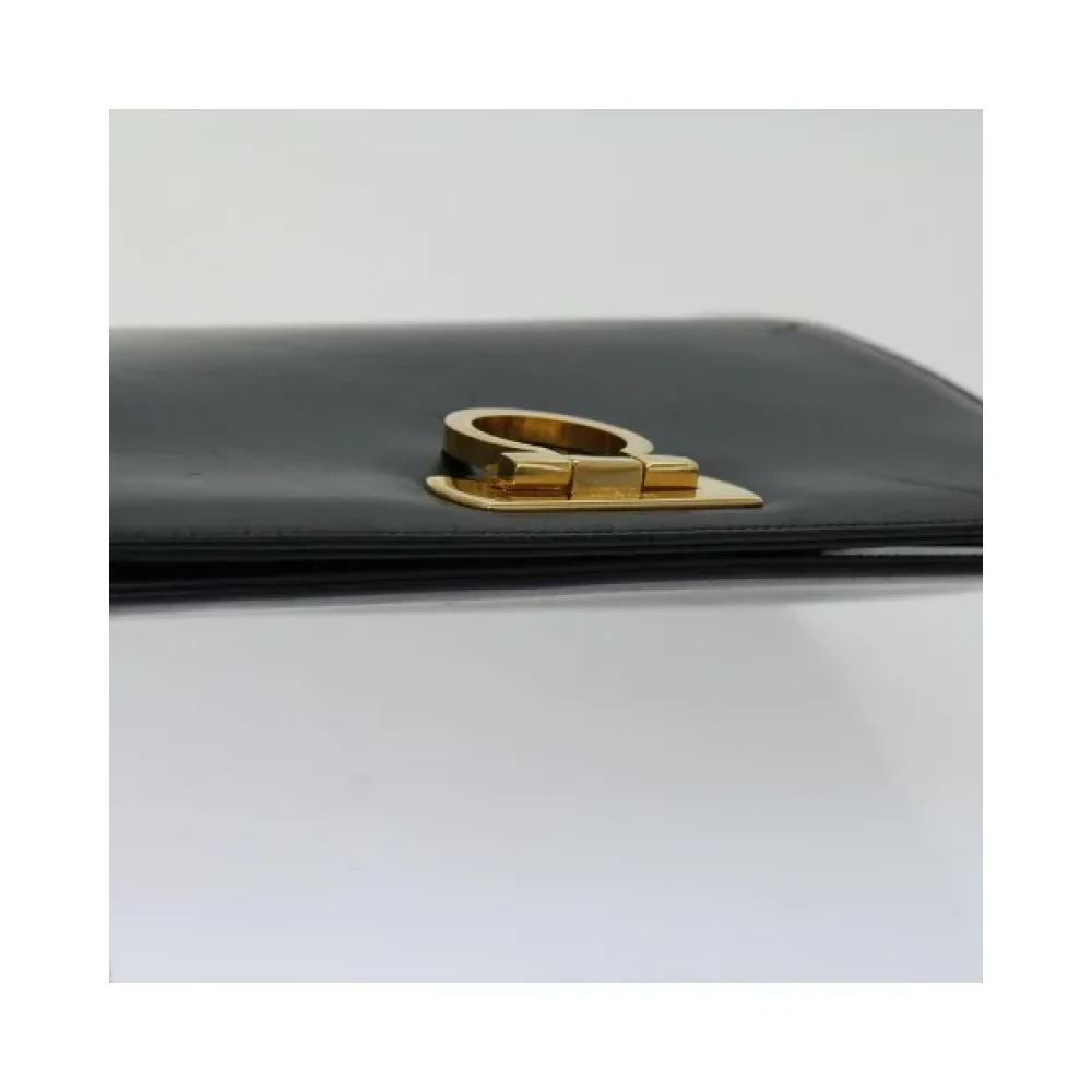 Salvatore Ferragamo Pre-owned Leather shoulder-bags Black Dames