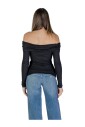 haut-en-tricot-a-encolure-bateau-noir