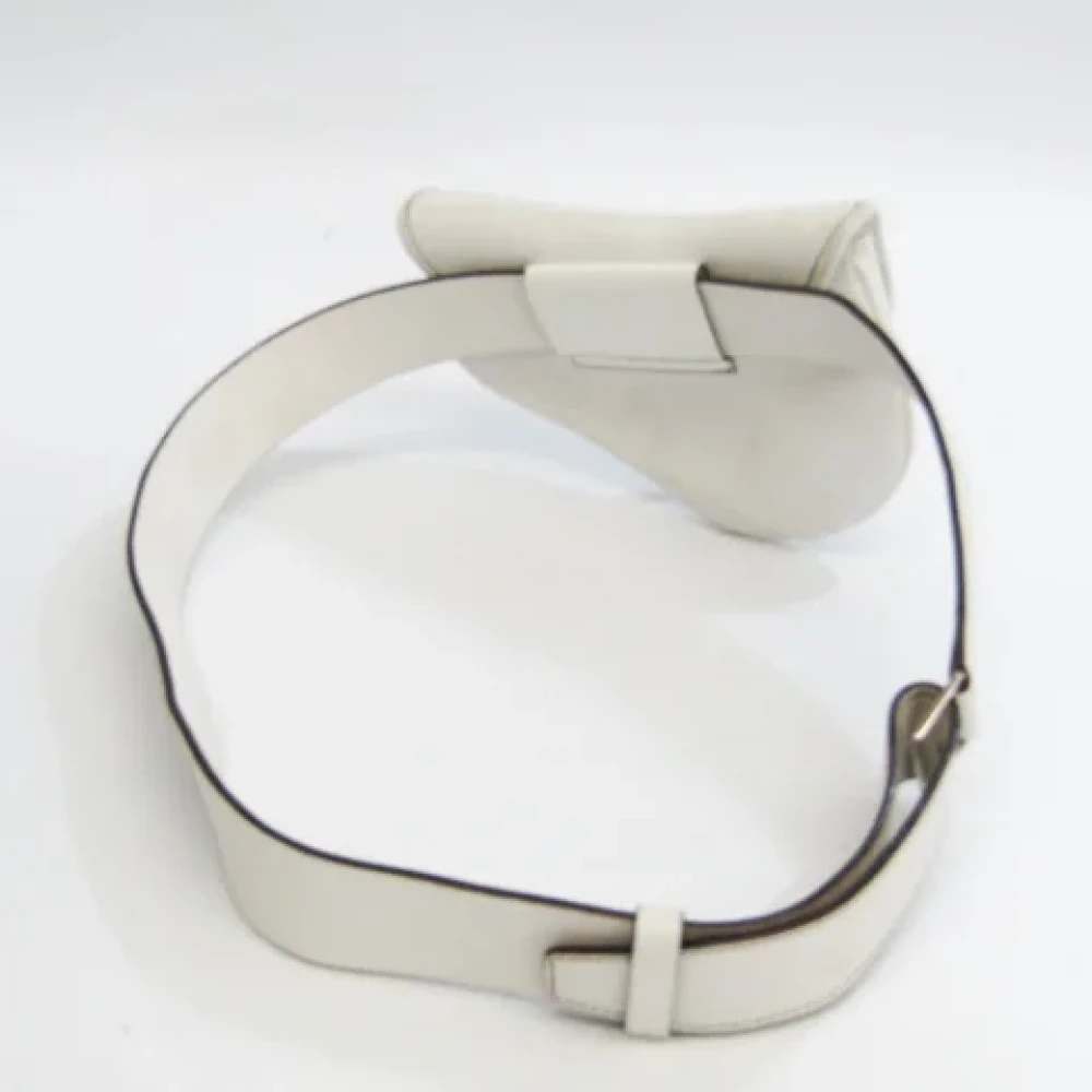 Dior Vintage Pre-owned Leather clutches White Dames