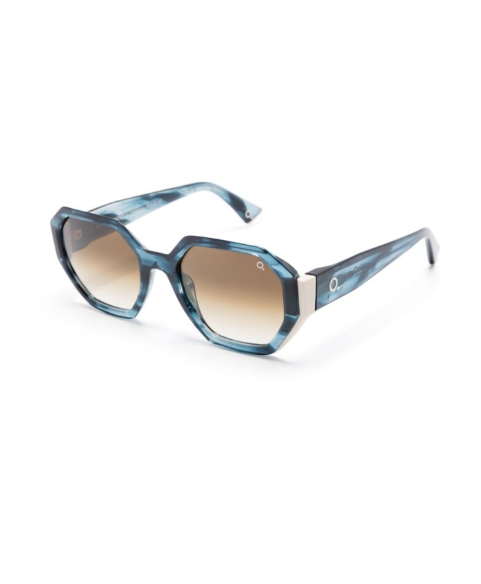 lunettes-de-soleil-bleues-pour-un-usage-quotidien