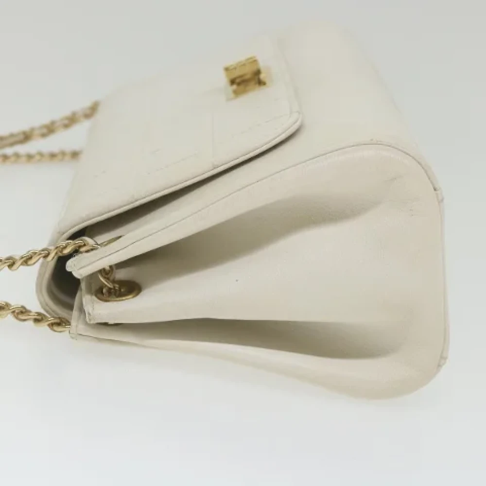 Chanel Vintage Pre-owned Leather shoulder-bags White Dames