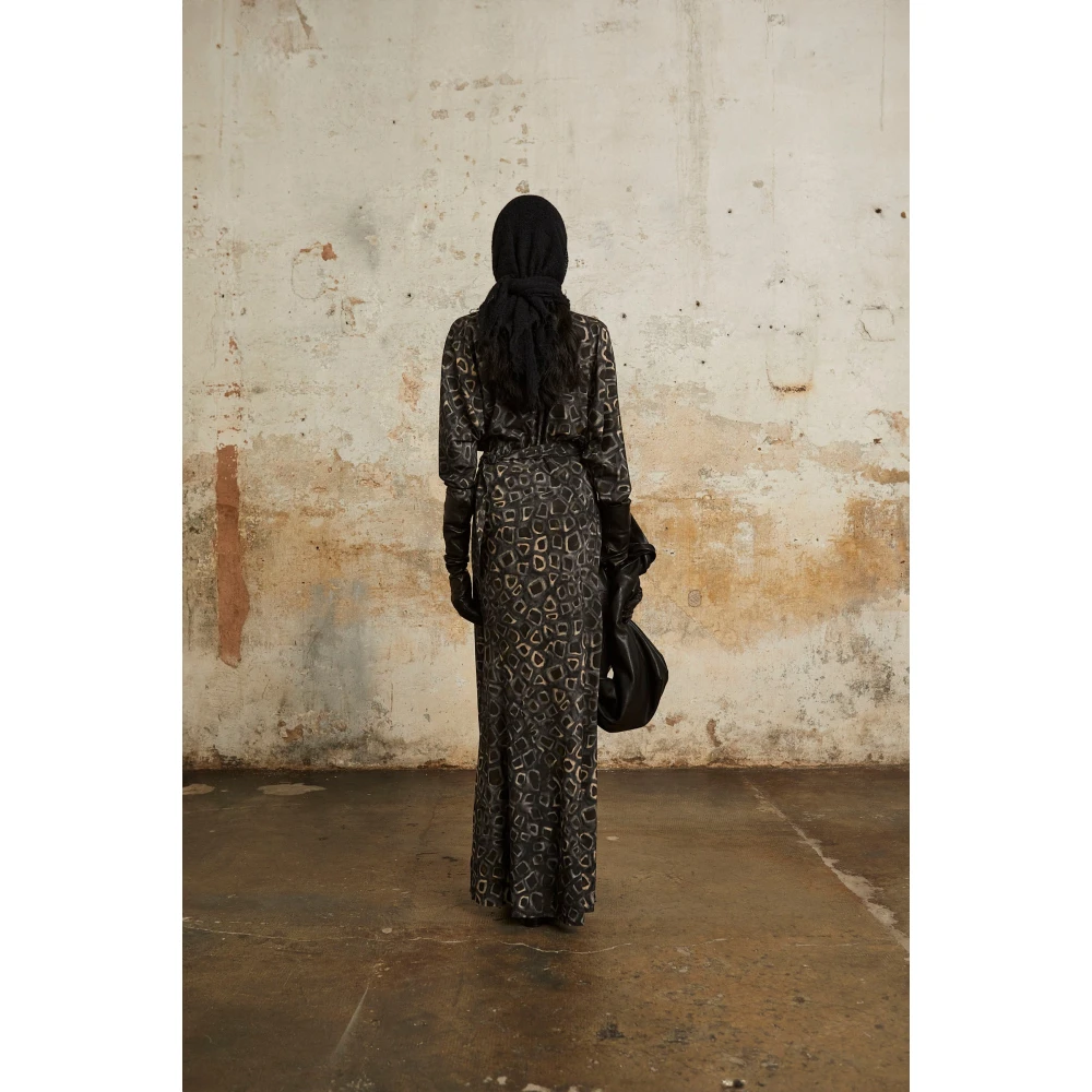 Cortana Zijden Yasu Print Lange Jurk Black Dames