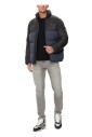 veste-noire-a-col-roule-et-fermeture-eclair