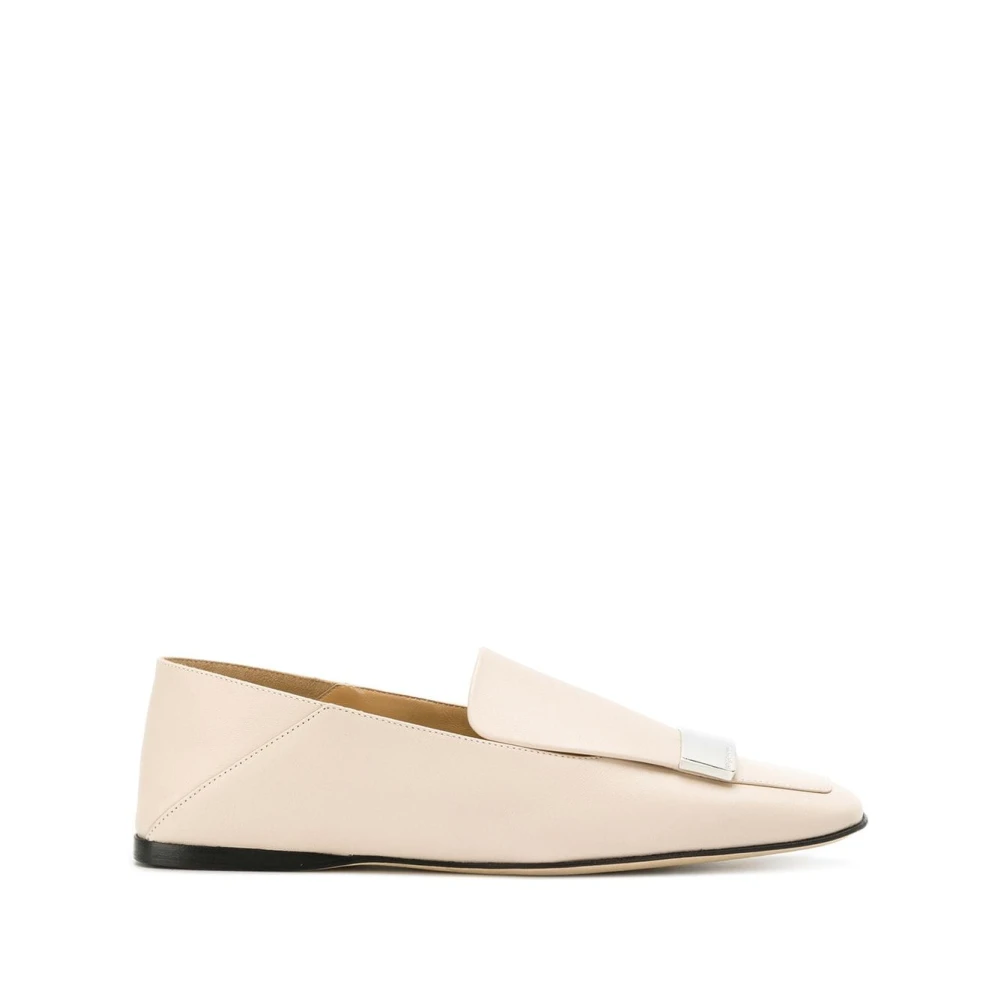 Sergio Rossi Ivoorleren Slipper met Vierkante Neus en Zilveren Metalen Plaque White Dames