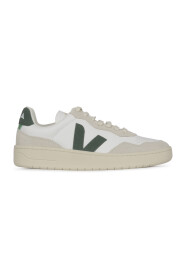 V-90 Sneakers