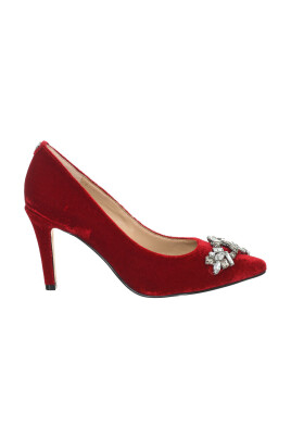 pointed-toe-sneakers