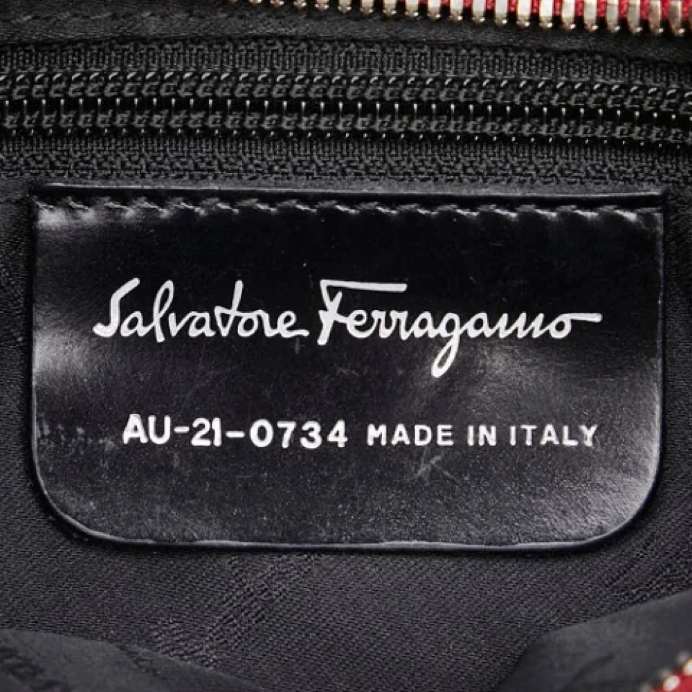Salvatore Ferragamo Pre-owned Canvas shoulder-bags Black Dames