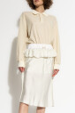 robe-fabriquee-a-partir-de-materiaux-combines