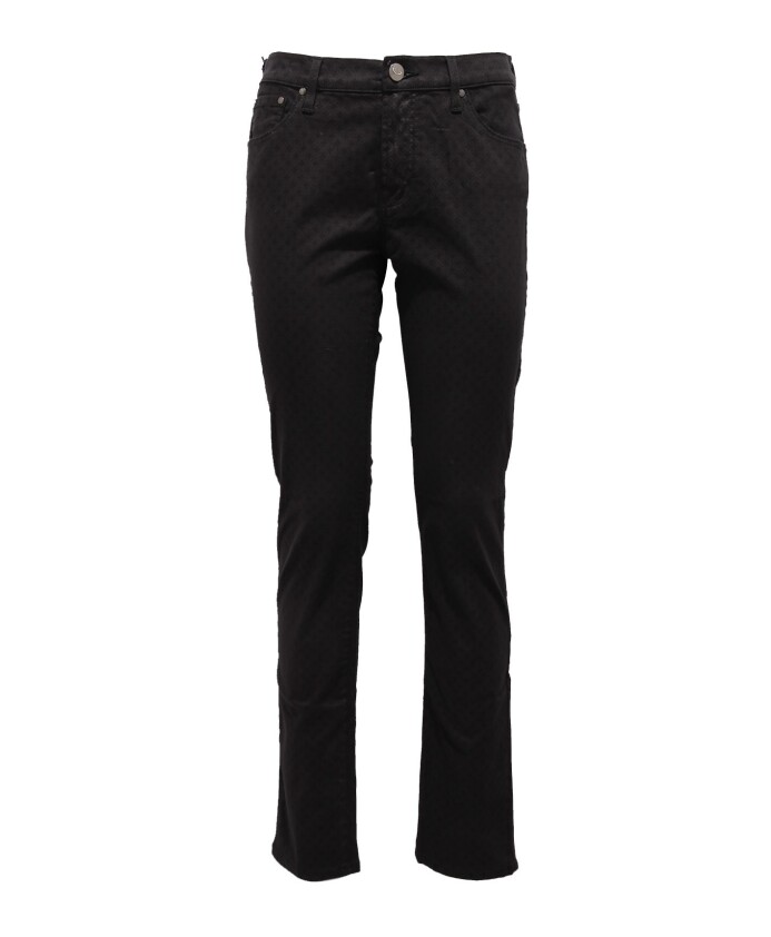 slim-fit-luxury-jeans-kimberly-model