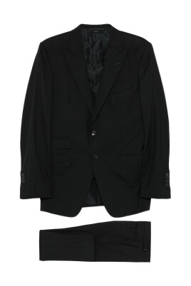 costume-noir-classique-pour-occasions-formelles