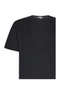 grijs-geribbelde-t-shirt-en-polo