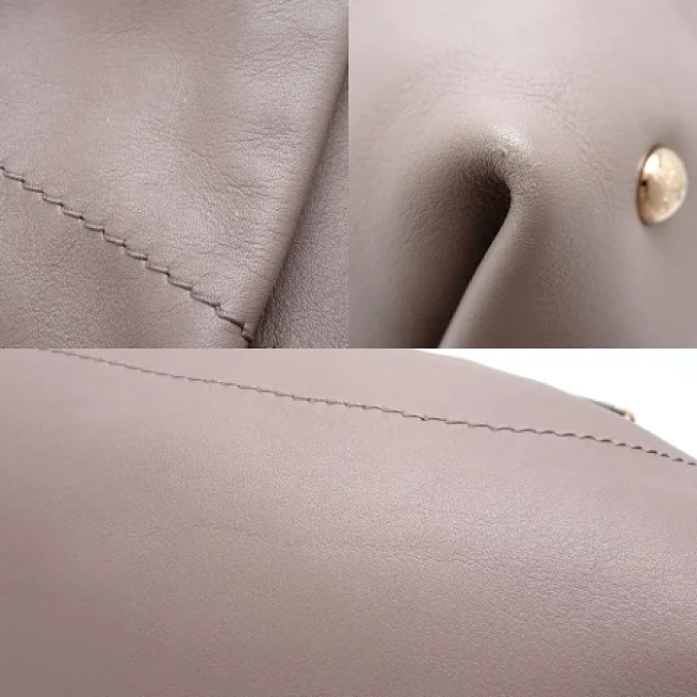 Salvatore Ferragamo Pre-owned Leather handbags Gray Dames