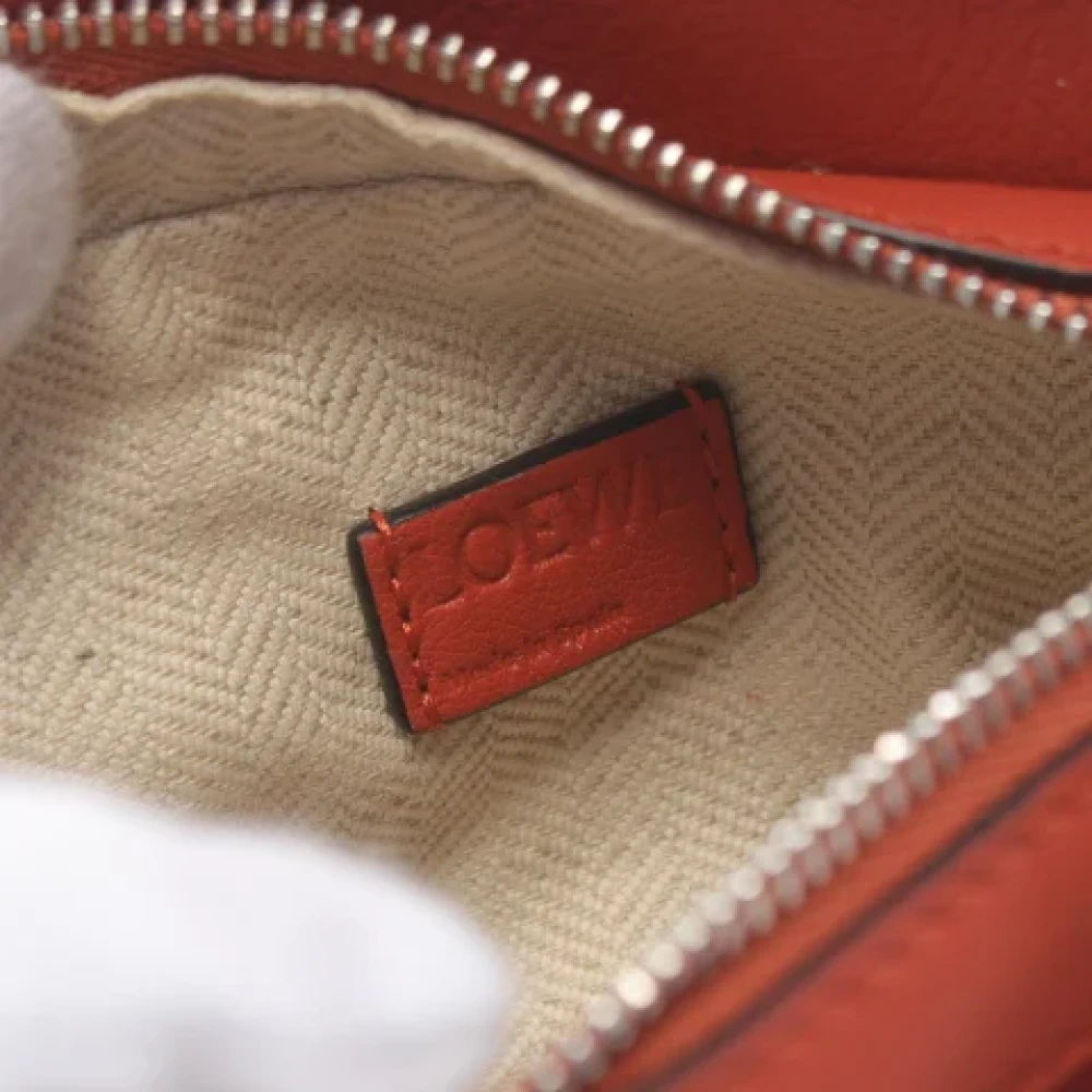 Loewe Pre-owned Leather handbags Orange Dames