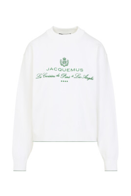 white-sweater-chic-design-comfortable-look