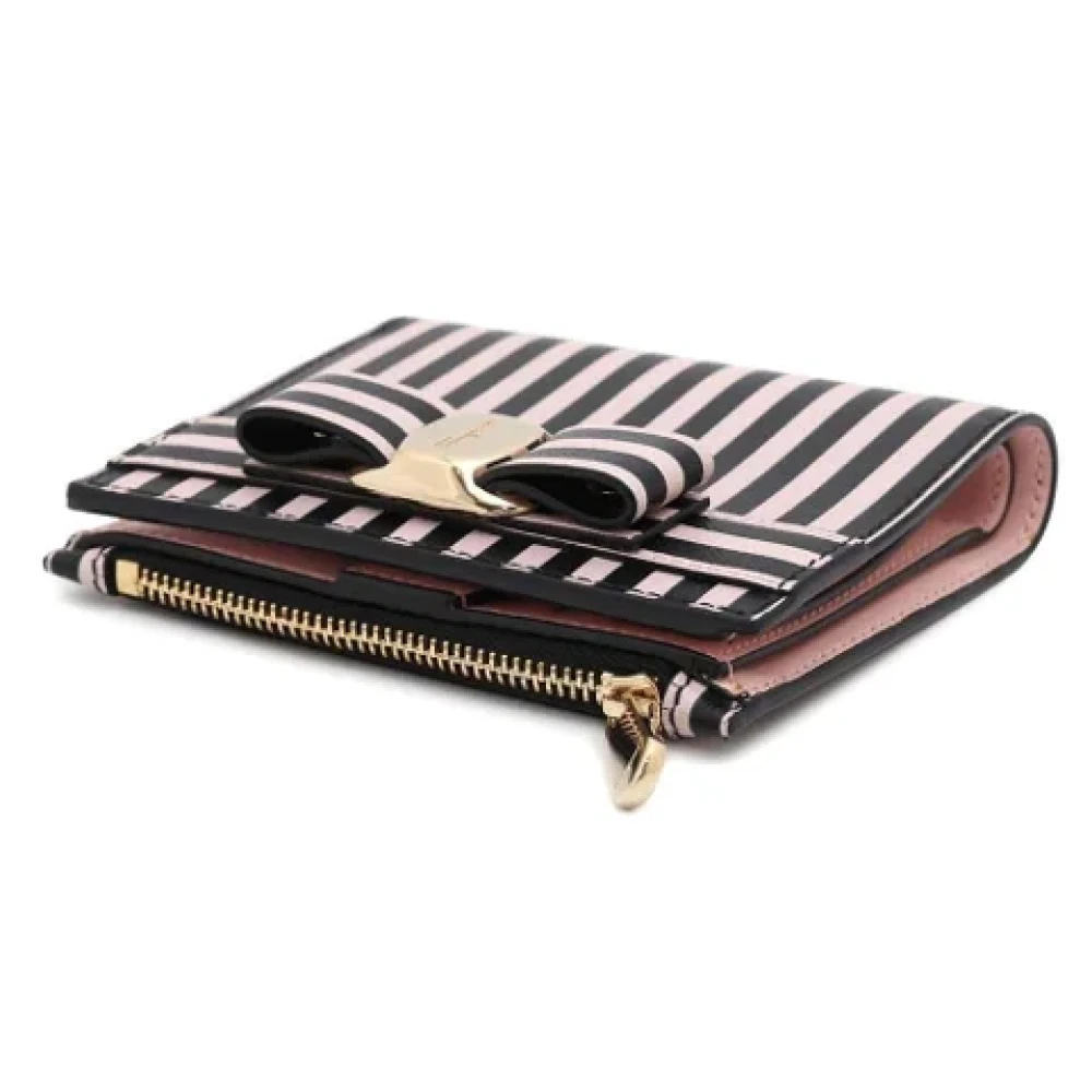 Salvatore Ferragamo Pre-owned Leather wallets Multicolor Dames