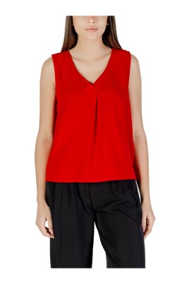 red-v-neck-sleeveless-blouse