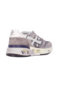 baskets-grises-en-daim-logo-semelle-en-caoutchouc