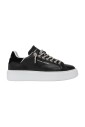 sneakers-en-cuir-noir-avec-talon-en-daim