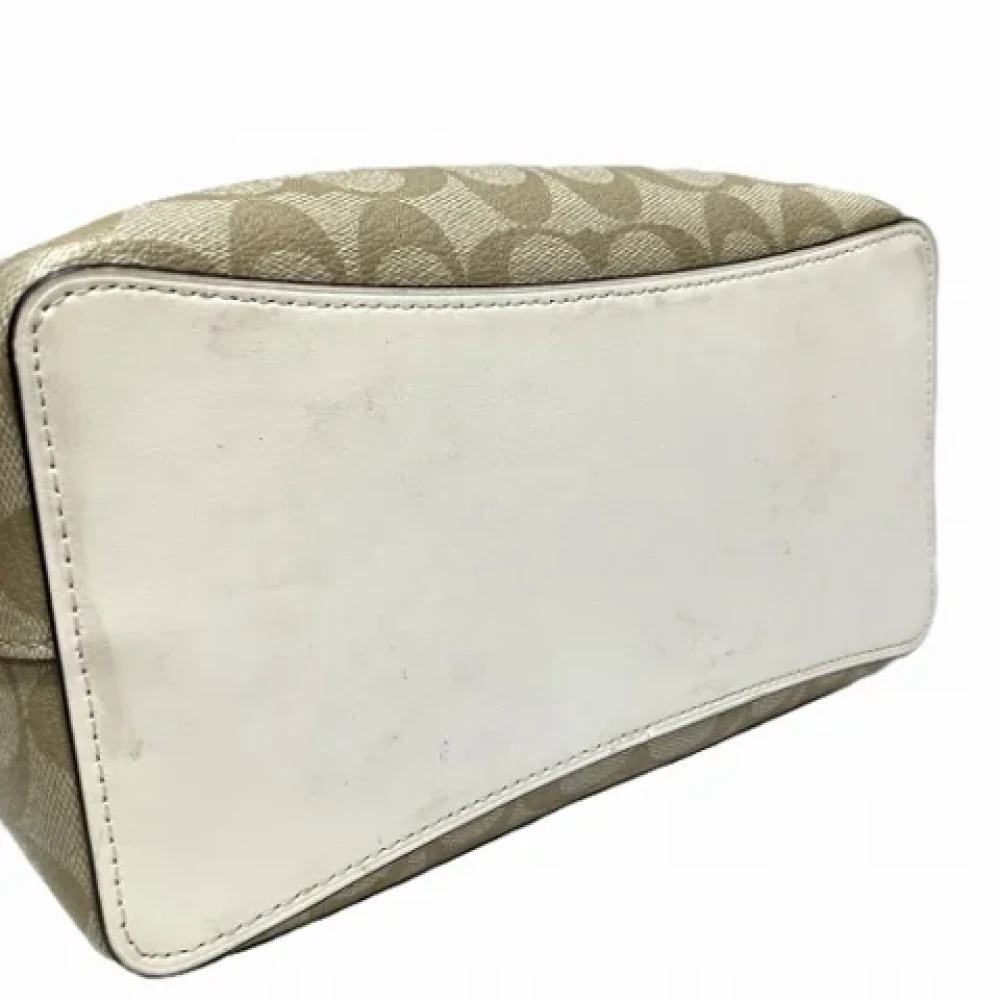 Coach Pre-owned Canvas handbags Beige Dames