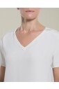 t-shirt-en-soie-a-col-en-v