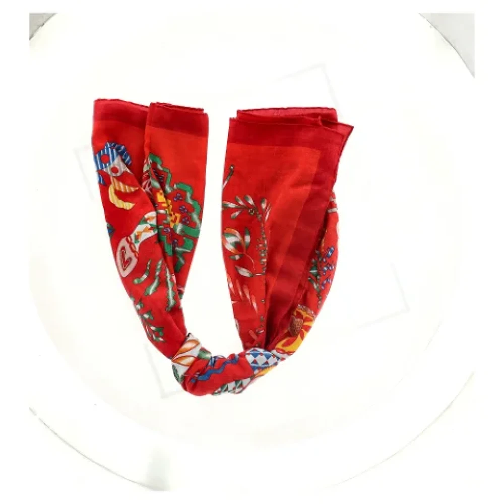 Hermès Vintage Pre-owned Silk scarves Red Dames