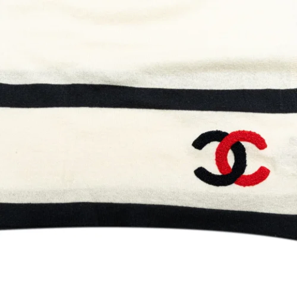 Chanel Vintage Pre-owned Cashmere scarves White Dames