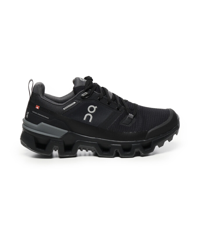 black-mesh-sneakers-with-logo-details