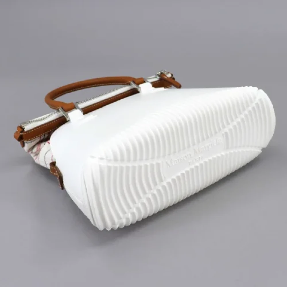 Maison Margiela Pre-owned Leather shoulder-bags White Dames