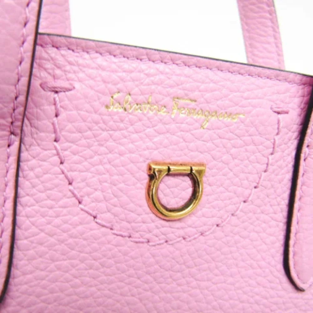 Salvatore Ferragamo Pre-owned Leather shoulder-bags Pink Dames