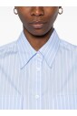 blauw-gestreept-overhemd-met-knoopsluiting