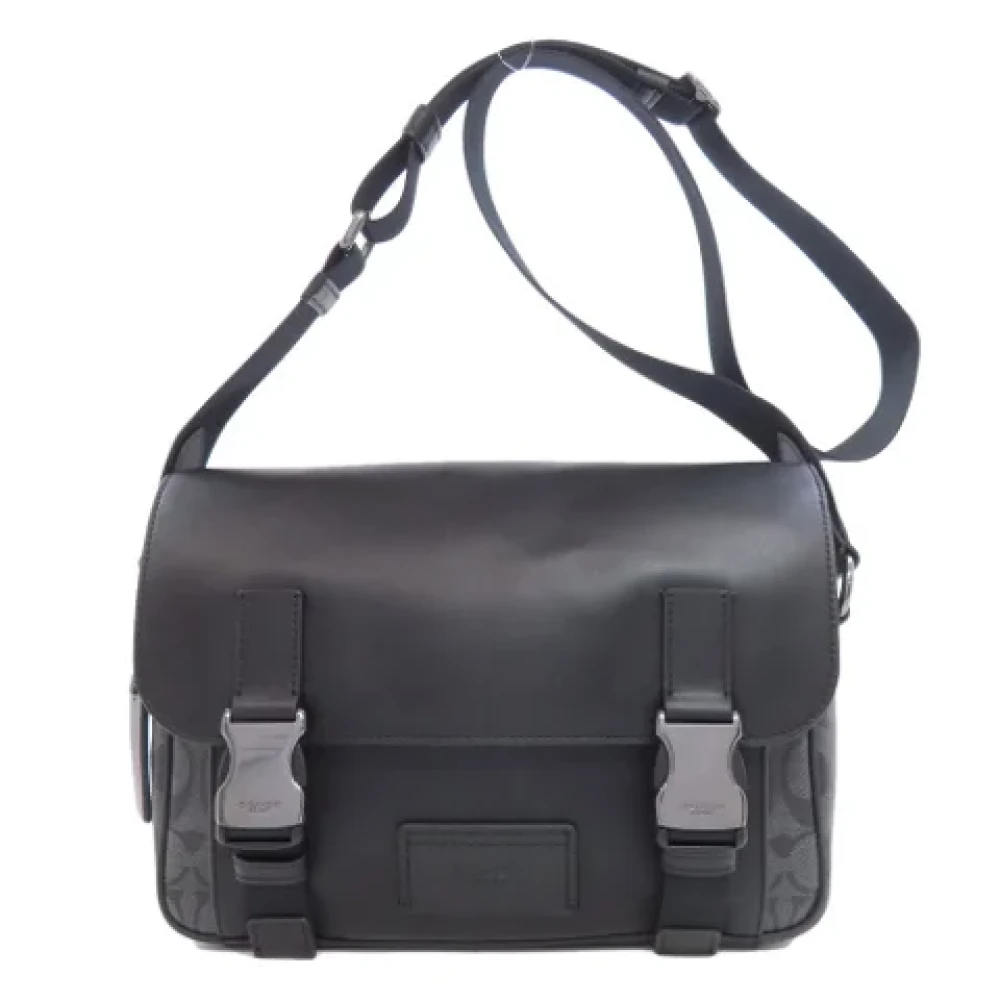 Coach Pre-owned Plastic shoulder-bags Black Dames