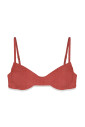 vetements-rouges-de-mer-pour-un-look-elegant