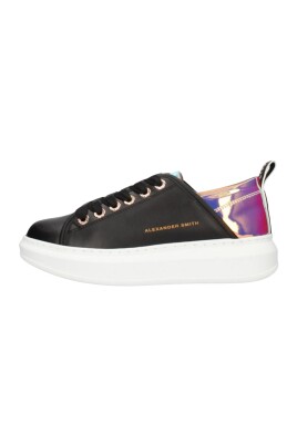 polyester-sneaker-leather-composition