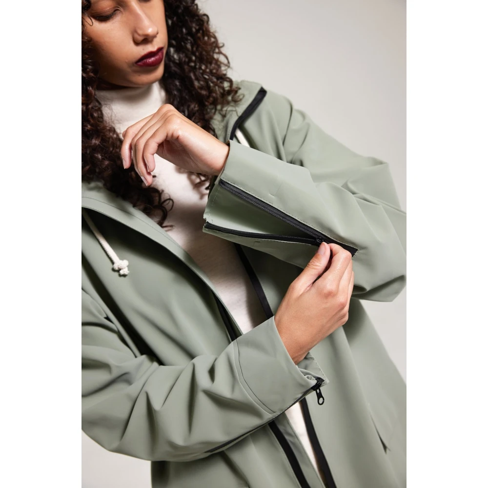 Stutterheim Matte Lange Regenjas met Aqua Guard Rits Green Dames