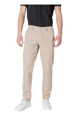 beige-zip-button-trousers-front-back-pockets