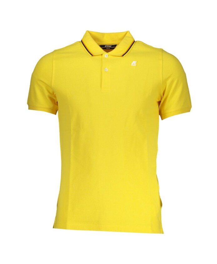 polo-jaune-en-contraste-ensoleille