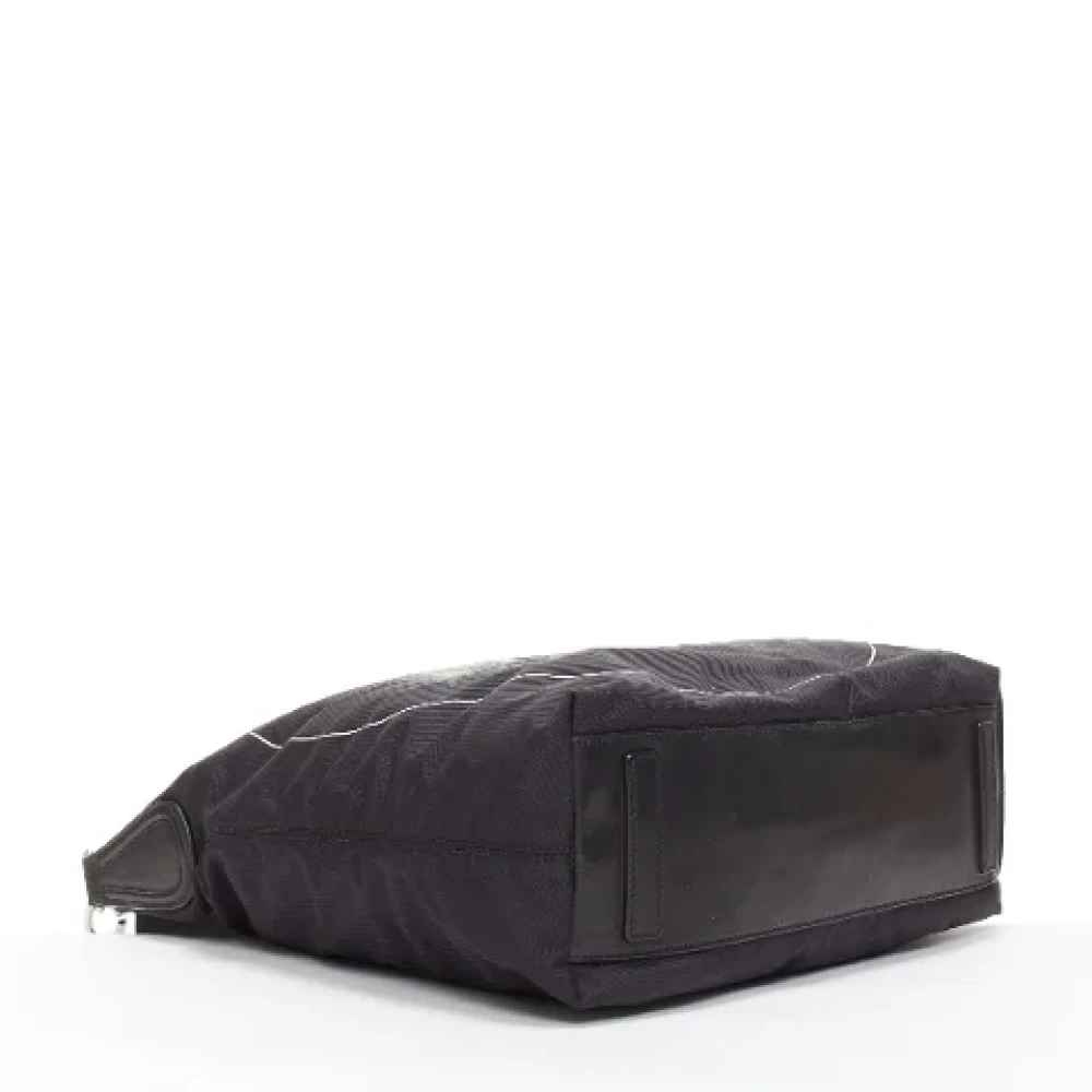 Givenchy Pre-owned Nylon handbags Black Dames