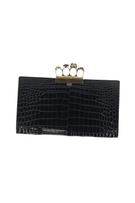 pre-owned-leather-clutches