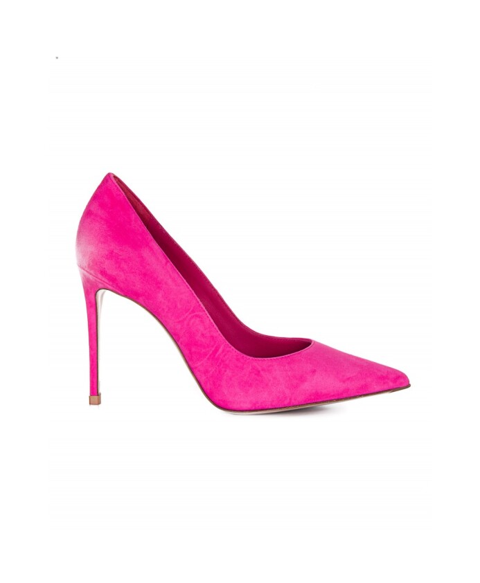 heeled-boots-for-stylish-women